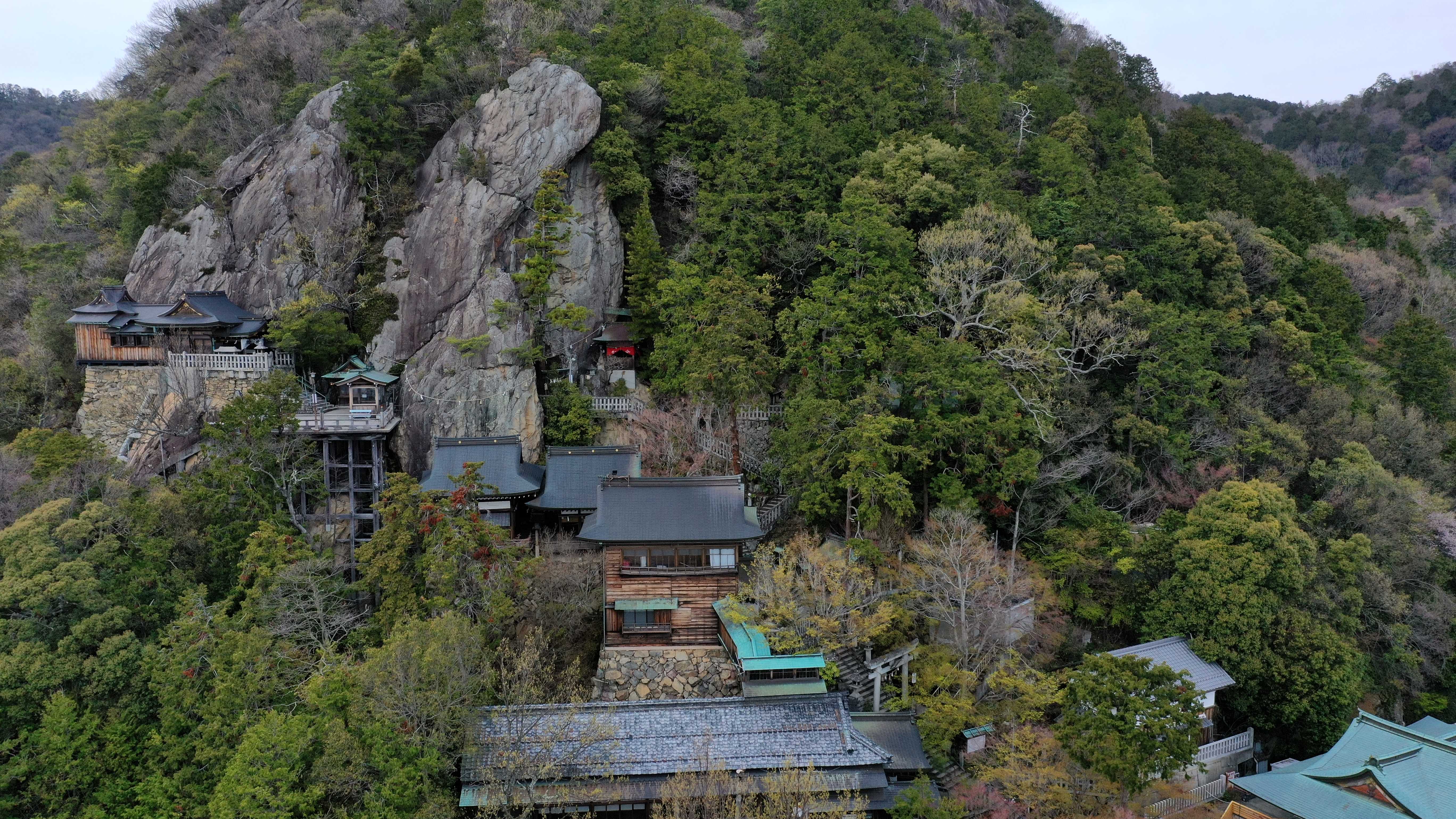 太郎坊宮の全景